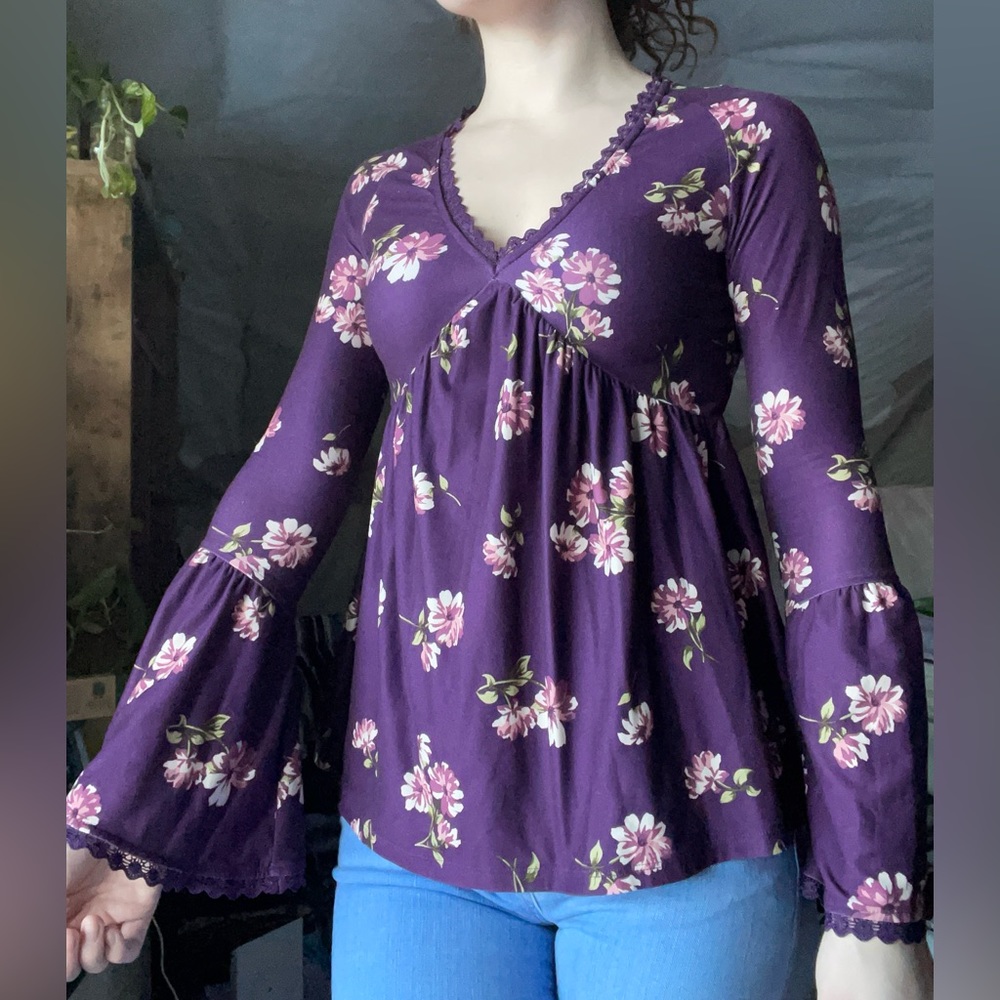 Purple Floral Hippy Long Bell Sleeve V neck Shirt, Women’s Bohemian Vintage Lace